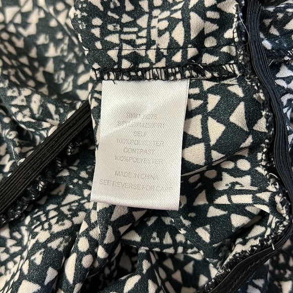 🇨🇦 Daniel Rainn size Medium sleeveless blouse - Picture 11 of 11